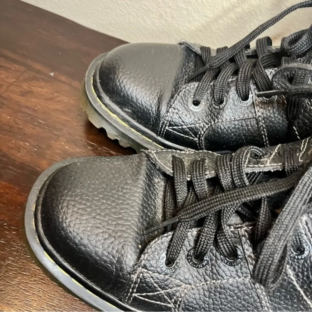 Dr. Martens Harrisland Black Boots Women’s 9/Men’s 7‎